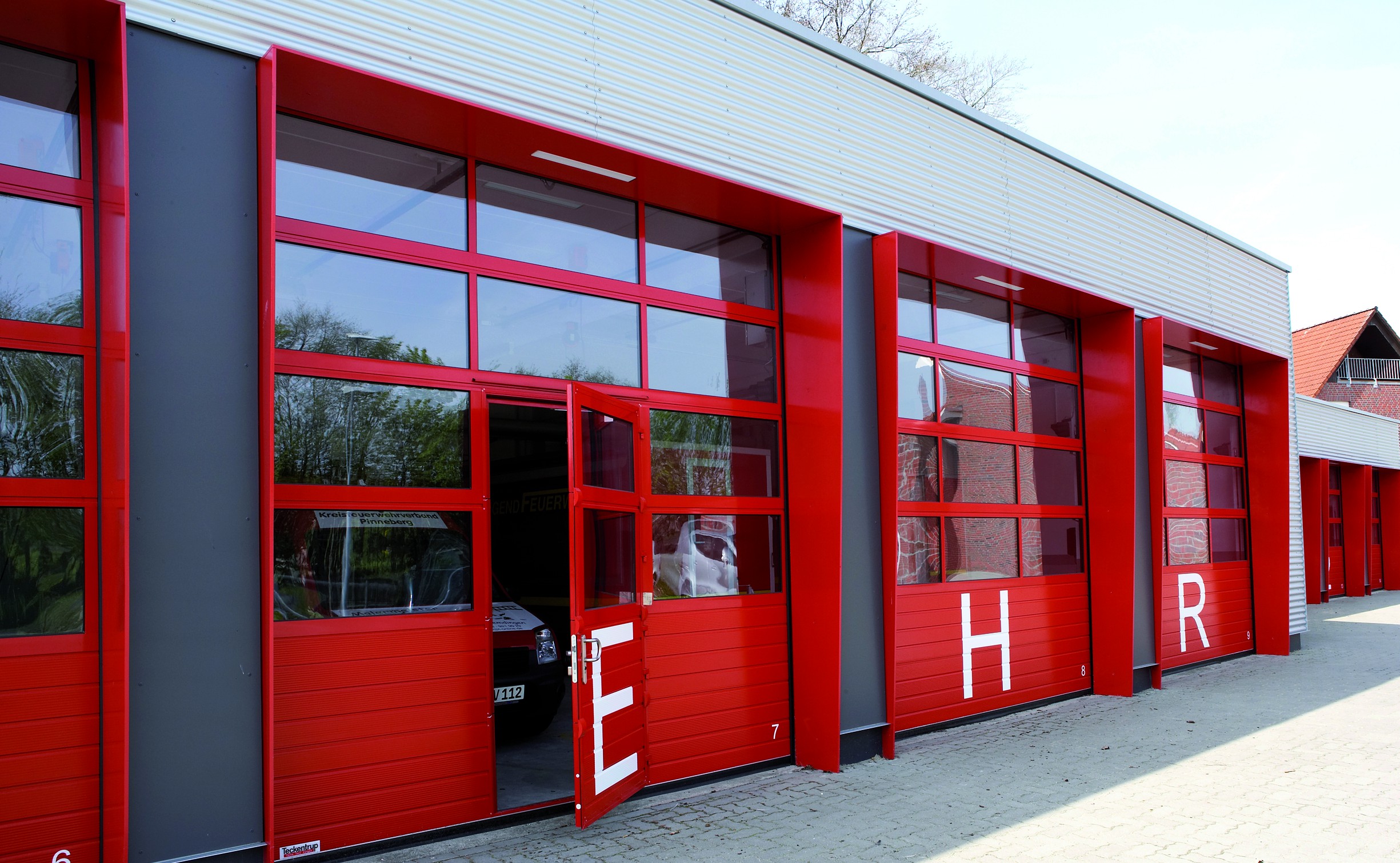 Teckentrup-Ind.-Sectionaltor_Feuerwehr-