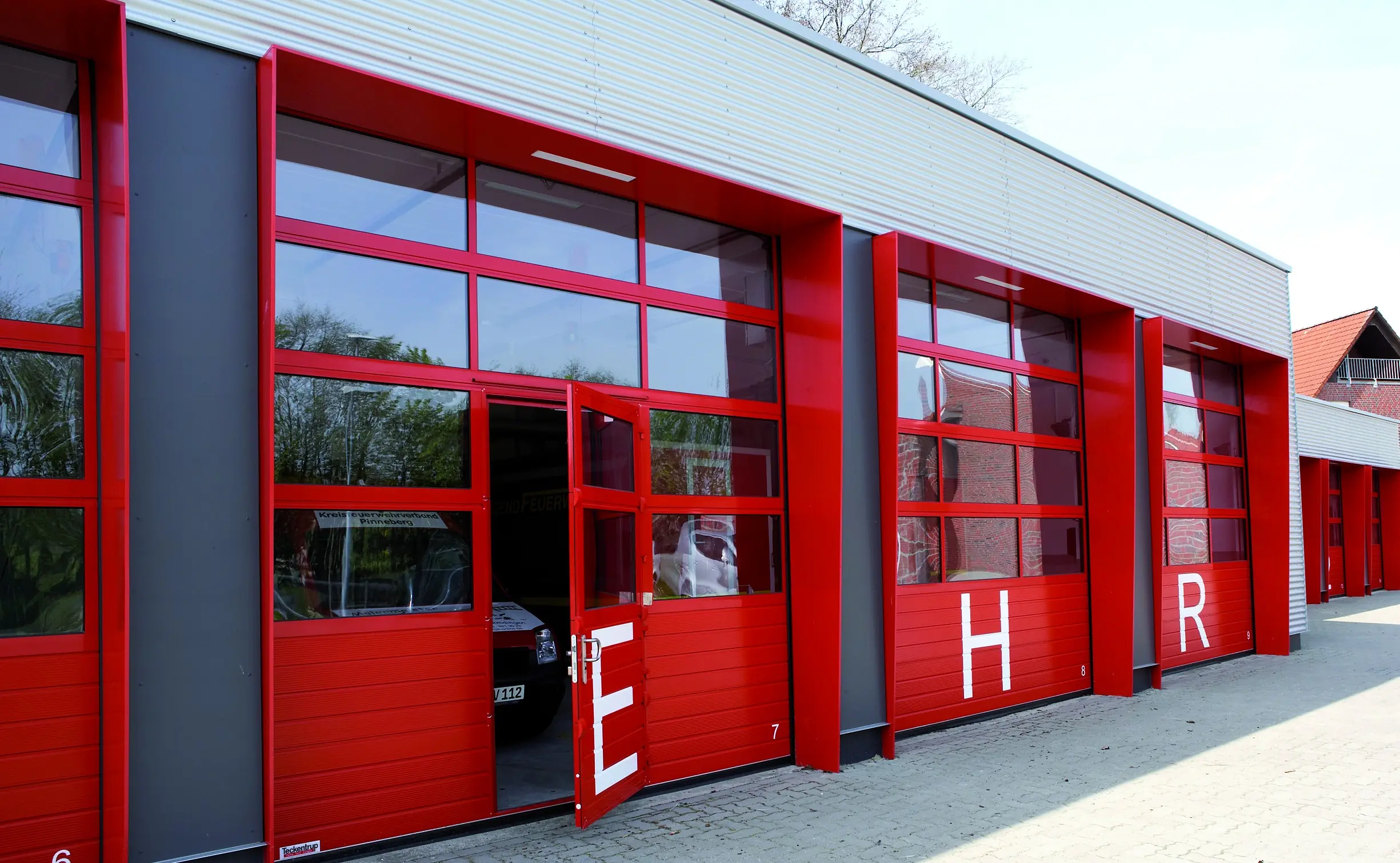 Teckentrup-Ind.-Sectionaltor_Feuerwehr-